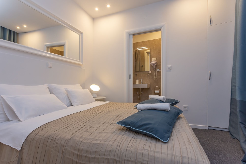 City House, 3 Bedrooms, Terrace, City View