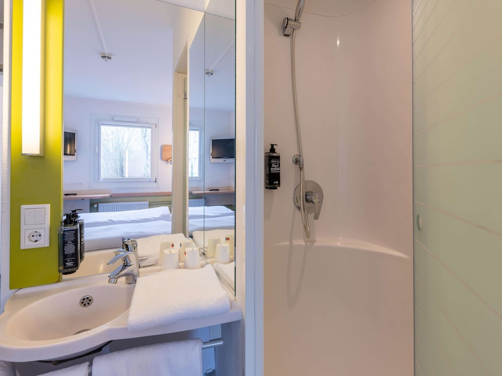 Double Room - Photo 12