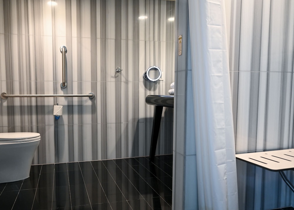 Suite, 1 Bedroom, Accessible, Garden View - Photo 5
