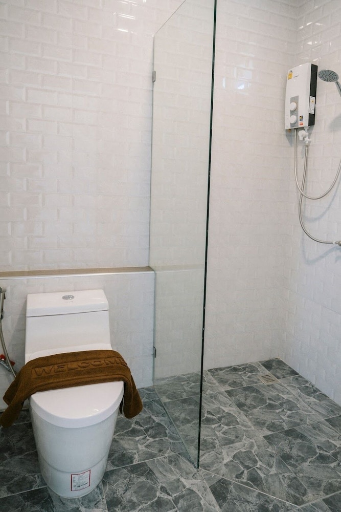 Standard Queen Room - Photo 4