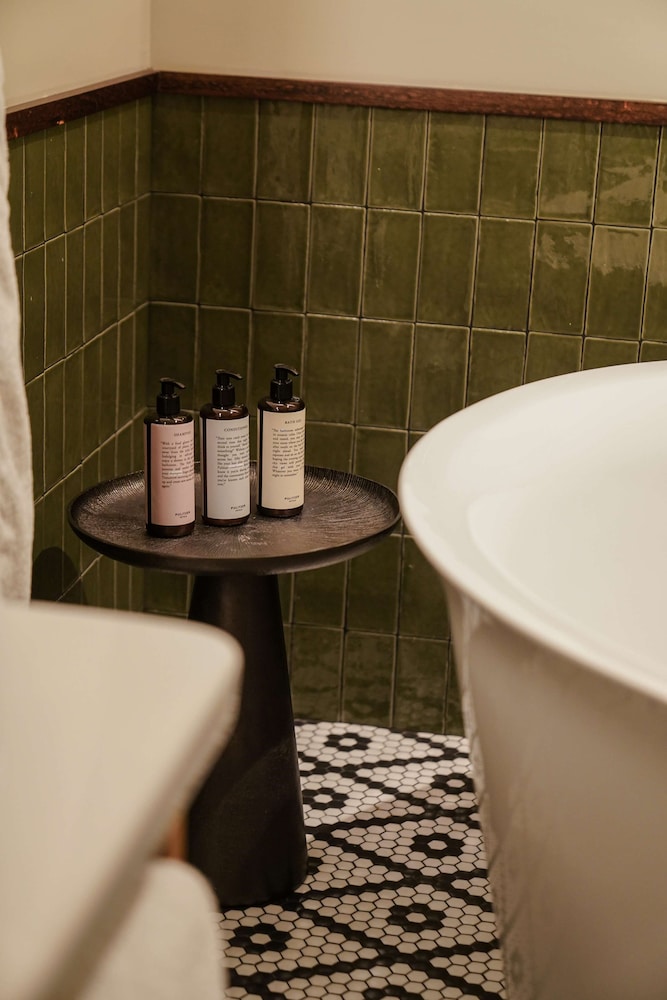 Suite (for 2)