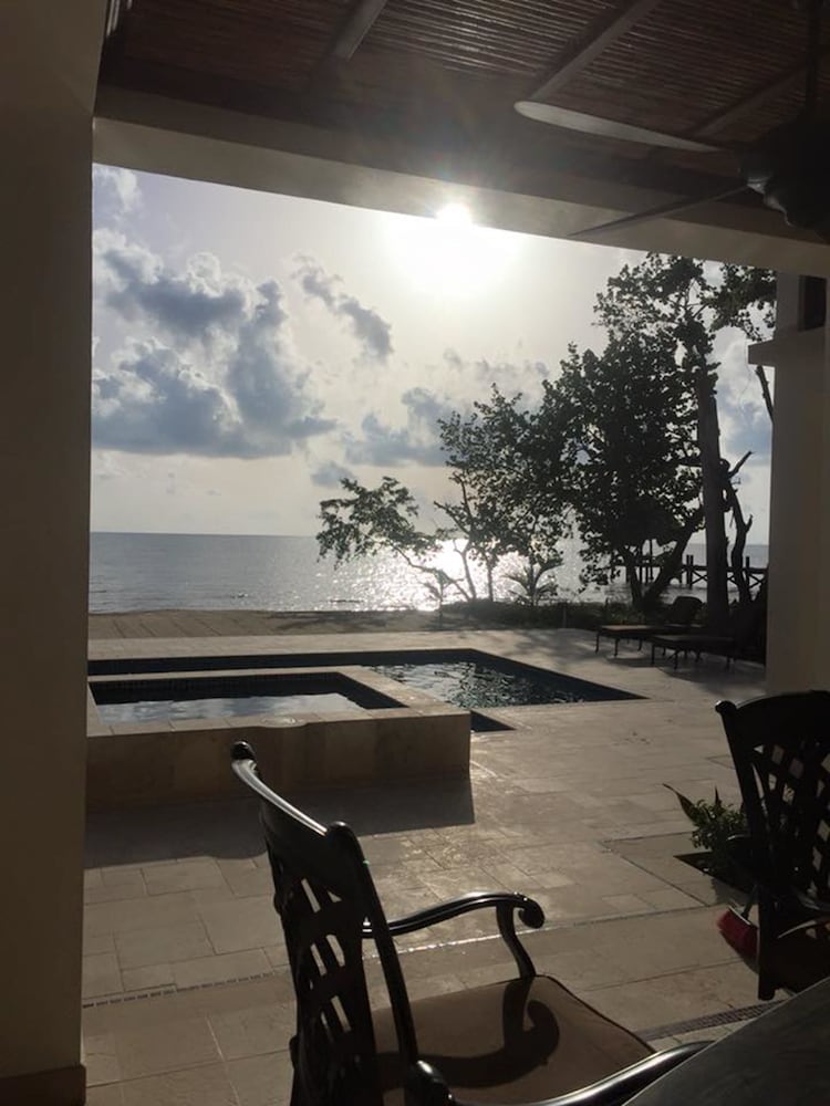 Grand Villa photo 2