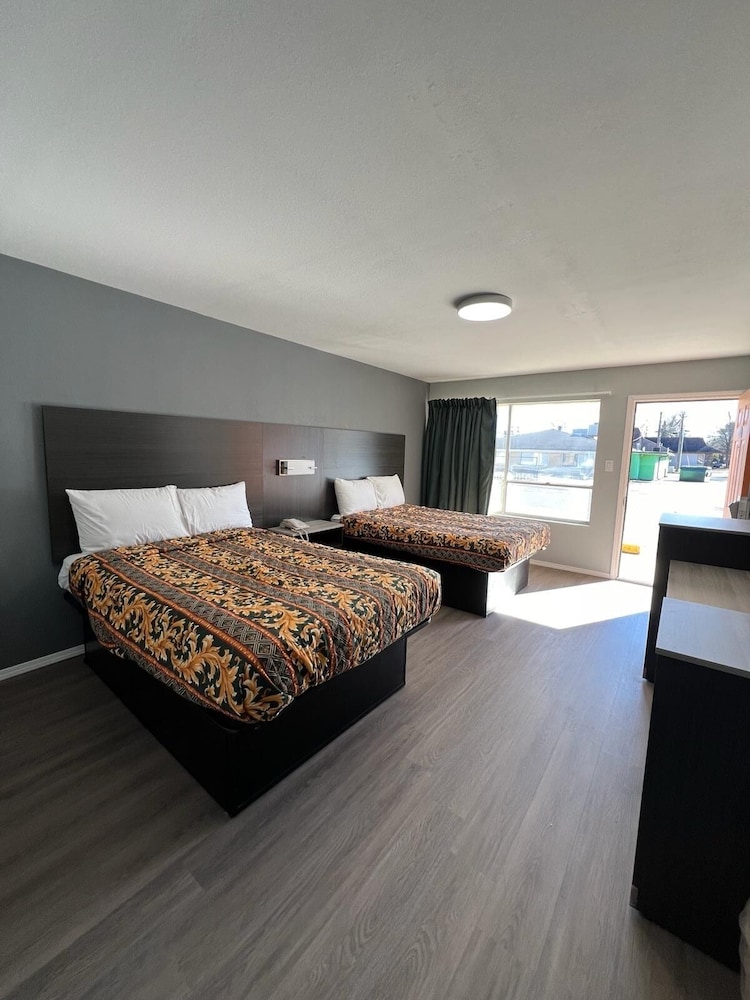 Standard Room, 2 Queen Beds, Non Smoking