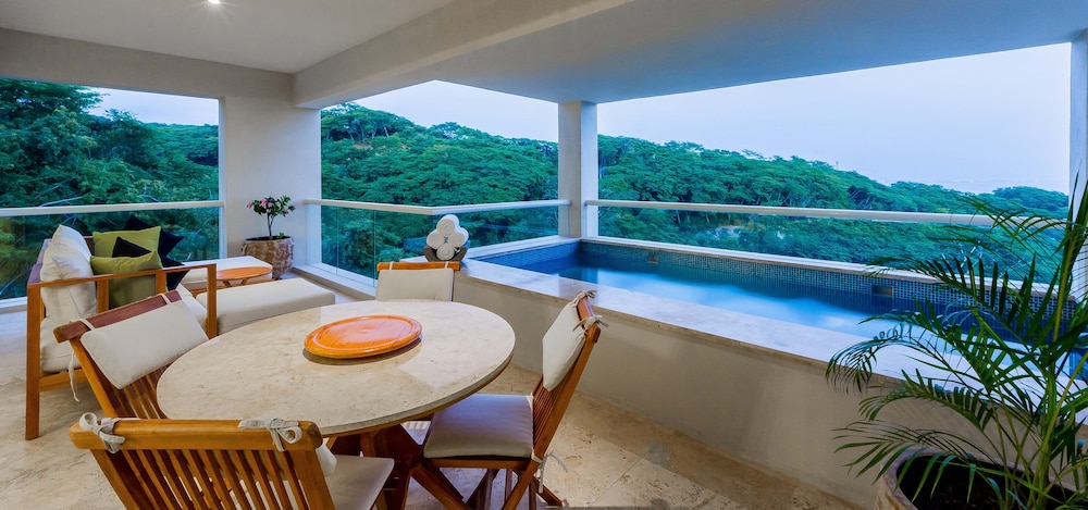 Master Suite Private Pool & Terrace