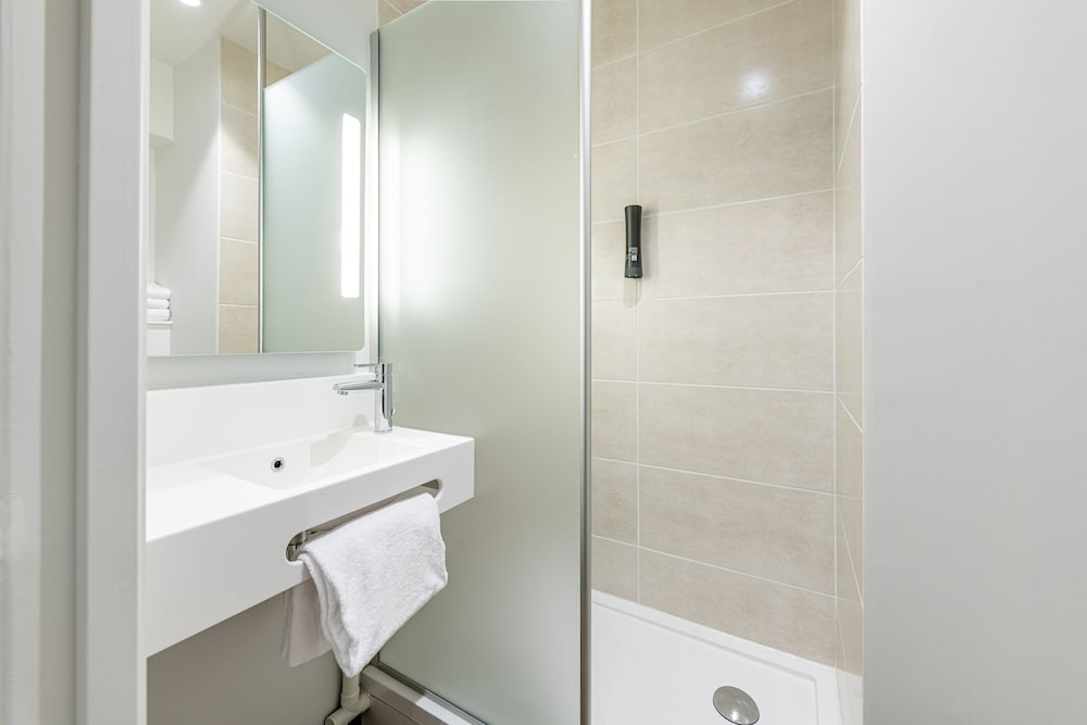 Double Room - Photo 8