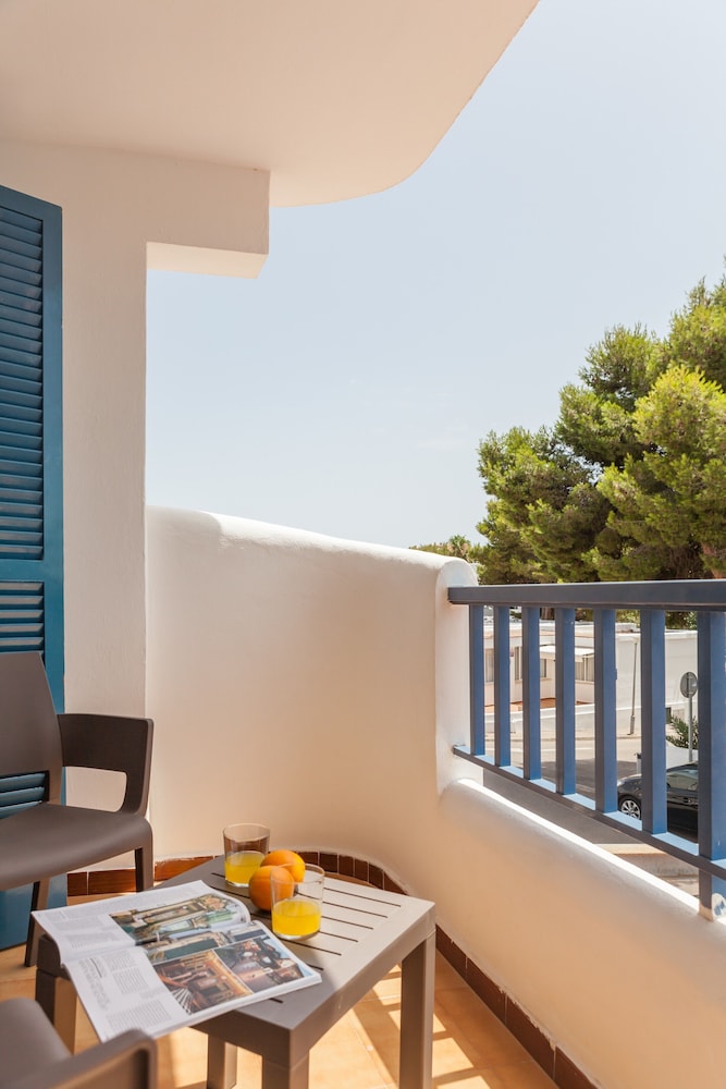 Double Room, Balcony thumbnail 5
