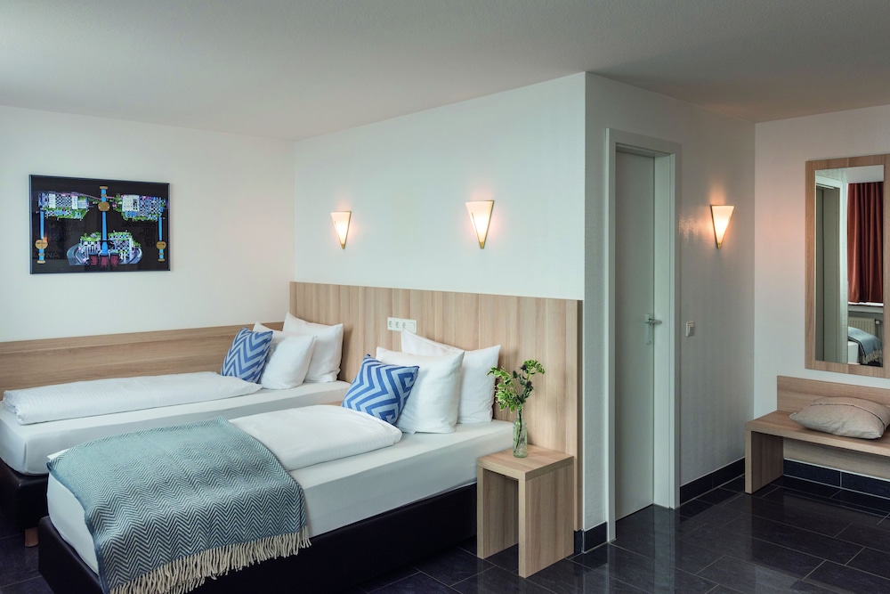 Standard Twin Room, City View photo 1