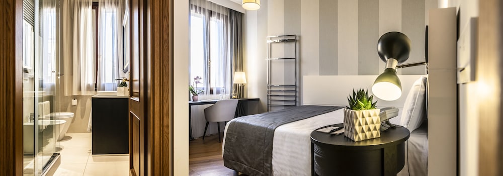 Economy Double Room (Small Bed) - Photo 3