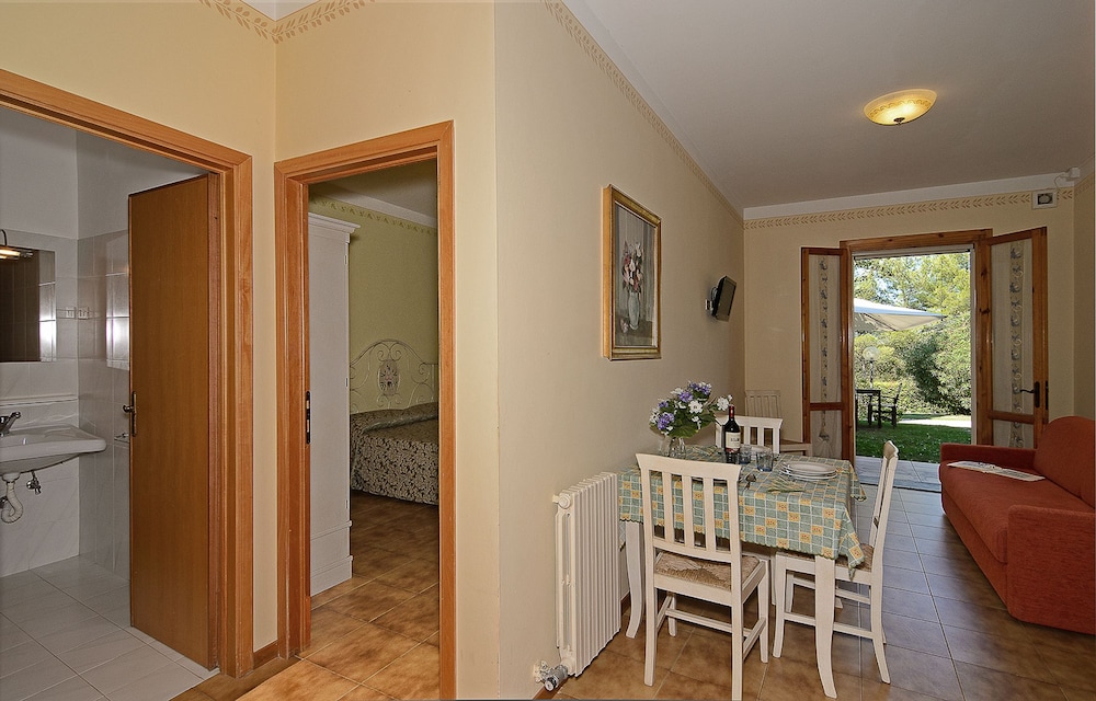 Apartment, 1 Bedroom, With Garden photo 1