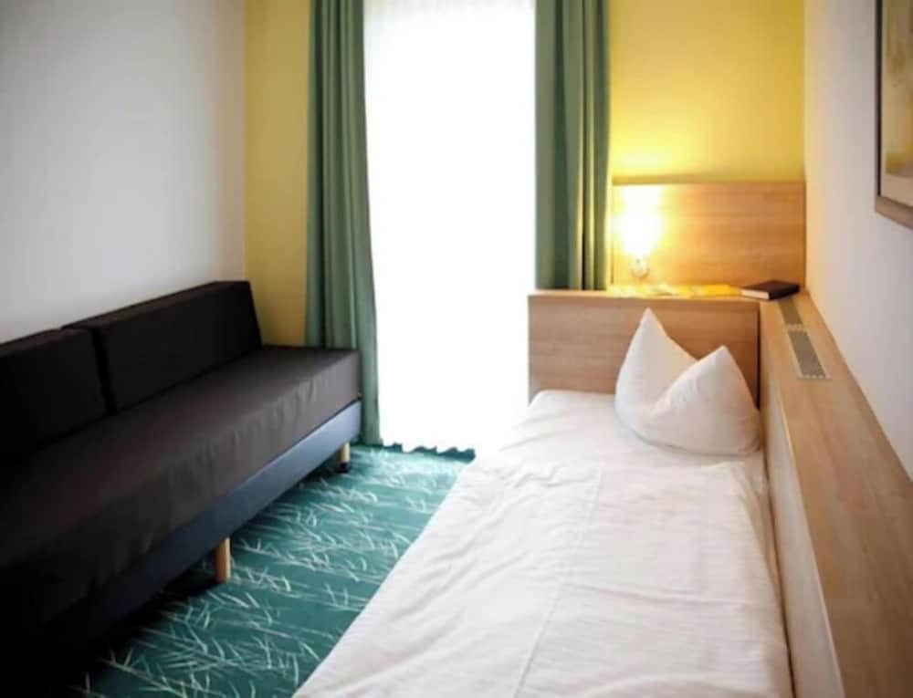 Single Room photo 3