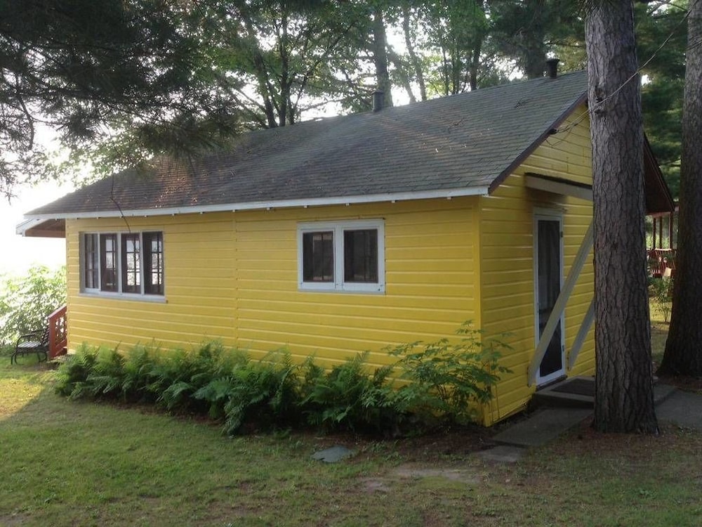 Panoramic Cabin, 2 Bedrooms, Kitchen, Lake View (Pine) photo 3