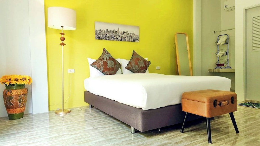 Deluxe Single Room, 1 Queen Bed, Non Smoking