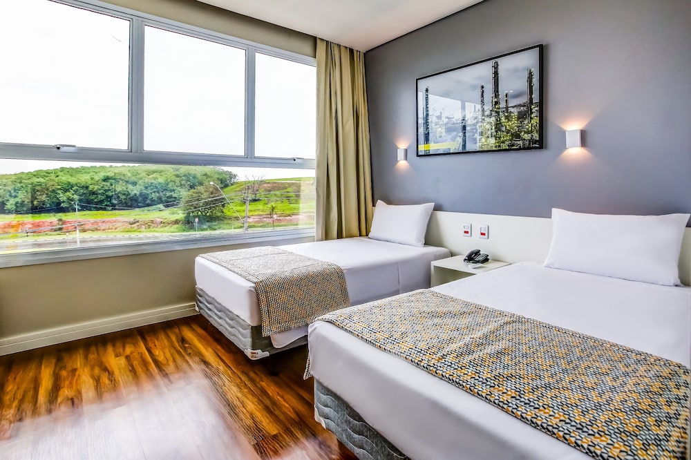 Standard Room, 2 Twin Beds - Photo 1