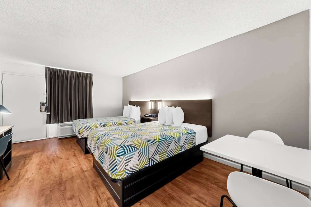 Deluxe Room, 2 Double Beds, Non Smoking, Refrigerator & Microwave photo 1
