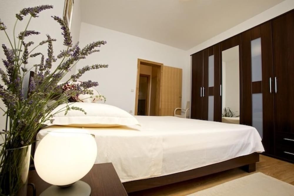 Apartment (One Bedroom Apartment with Terrace an) photo 2