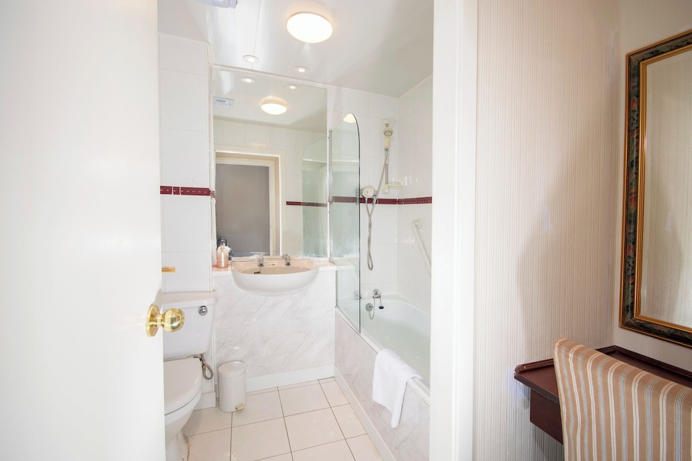 Standard Twin Room - Photo 5