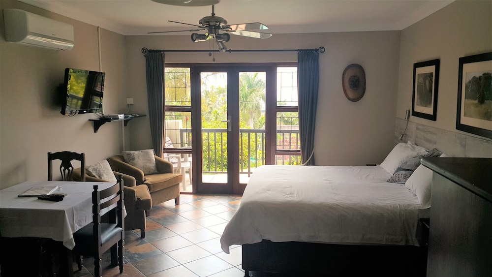 Deluxe Self catering - Room 4 - Family photo 3