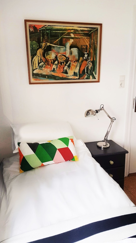 Standard Twin Room - Photo 4