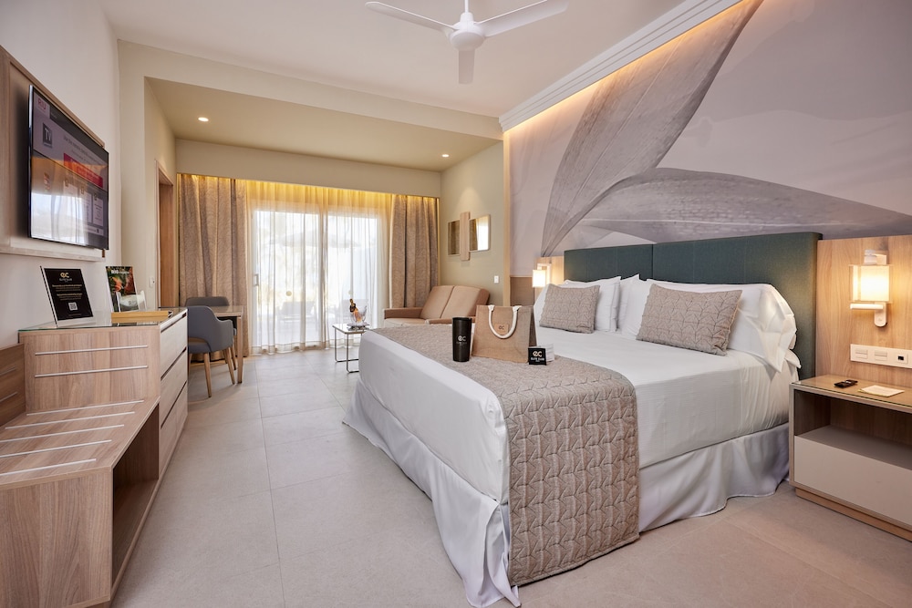 Junior Suite, Ocean View (Swim-up Deluxe Elite Club, U) photo 2