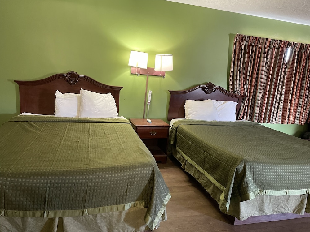 Standard Room, 2 Double Beds, Non Smoking photo 3
