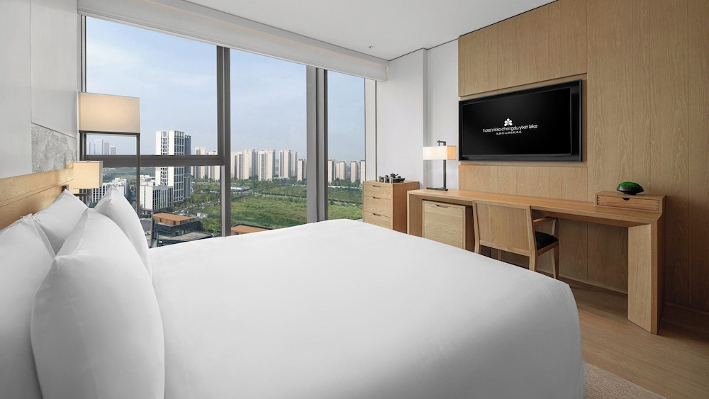 Superior Room, 1 Queen Bed (Superior)