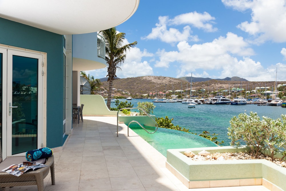 Lighthouse 2 Bedroom condo with Private pool 1B photo 3