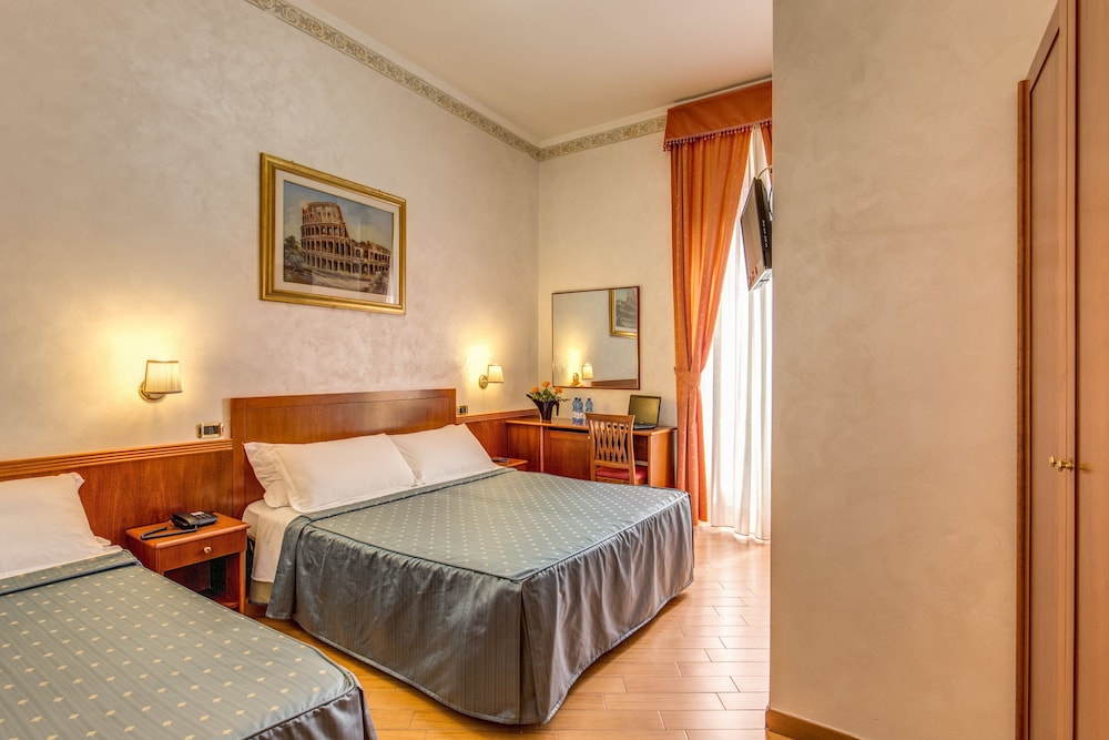 Economy Double Room photo 3