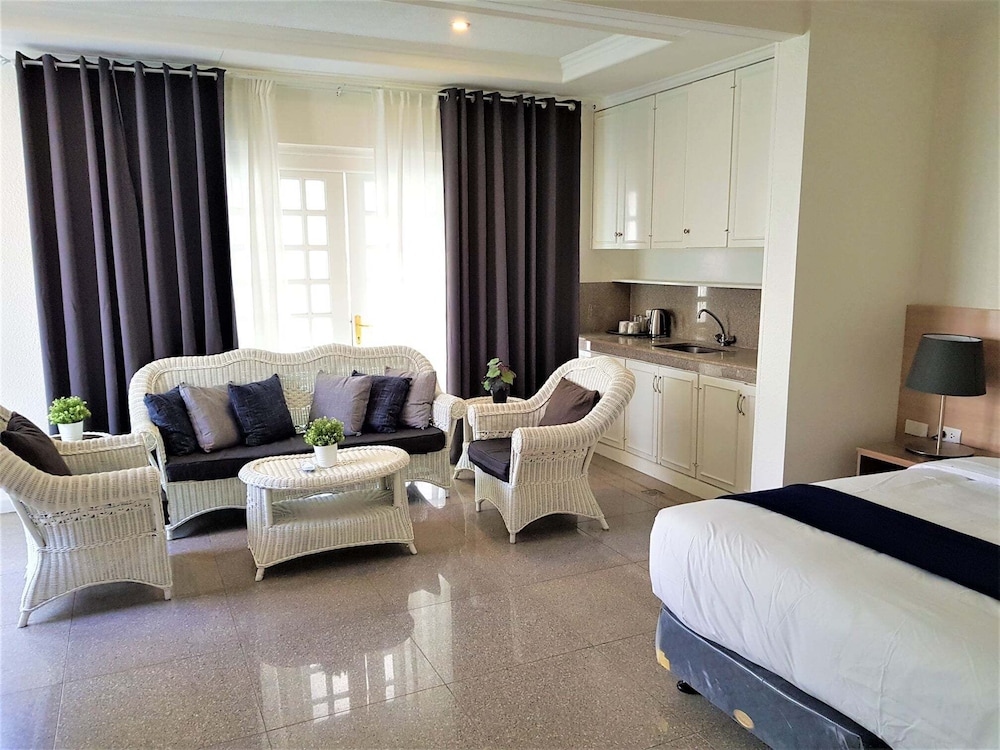 Deluxe Twin Room, Private Pool, Pool View photo 2