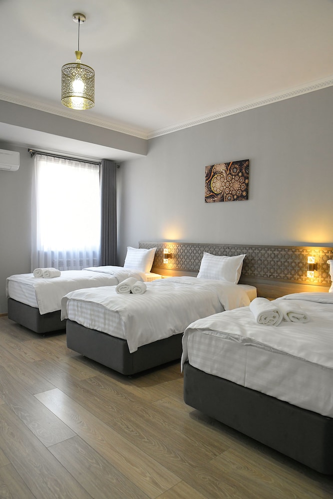 Standard Triple Room - Photo 4