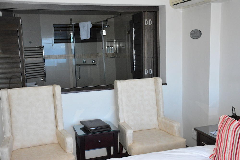 Room (Dolphin) photo 2