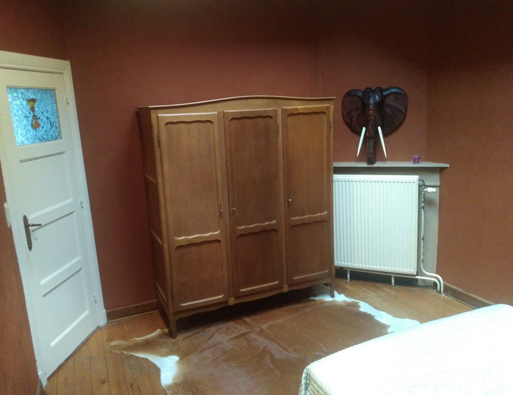Double Room (2)