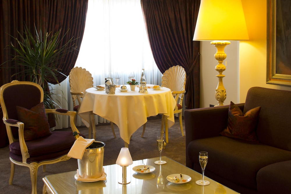 Available room