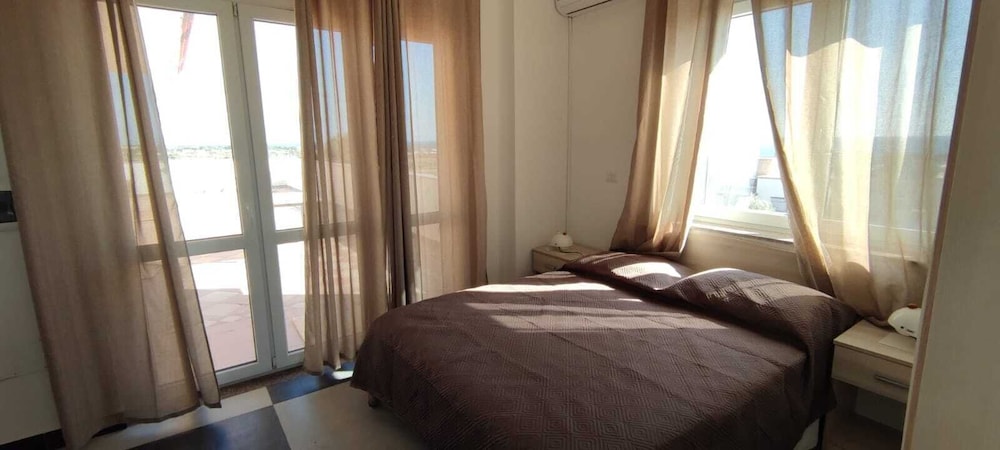 Elite Room, 1 Queen Bed, Non Smoking, Sea View photo 3