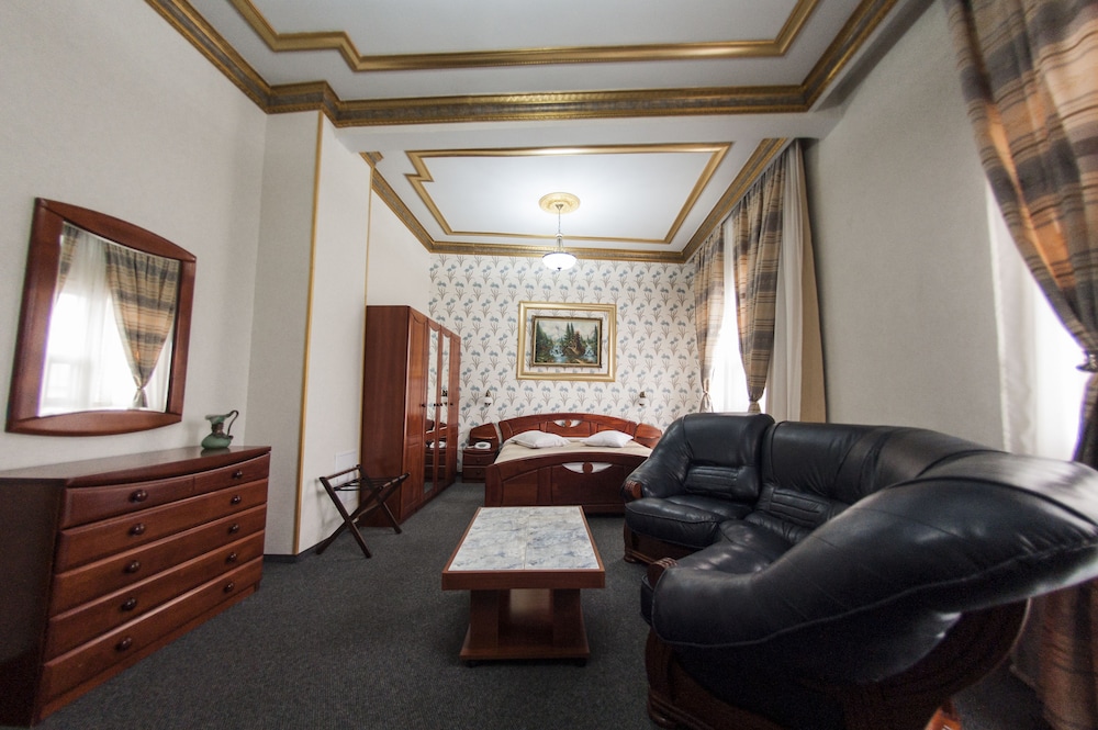 Deluxe Suite - Photo 1