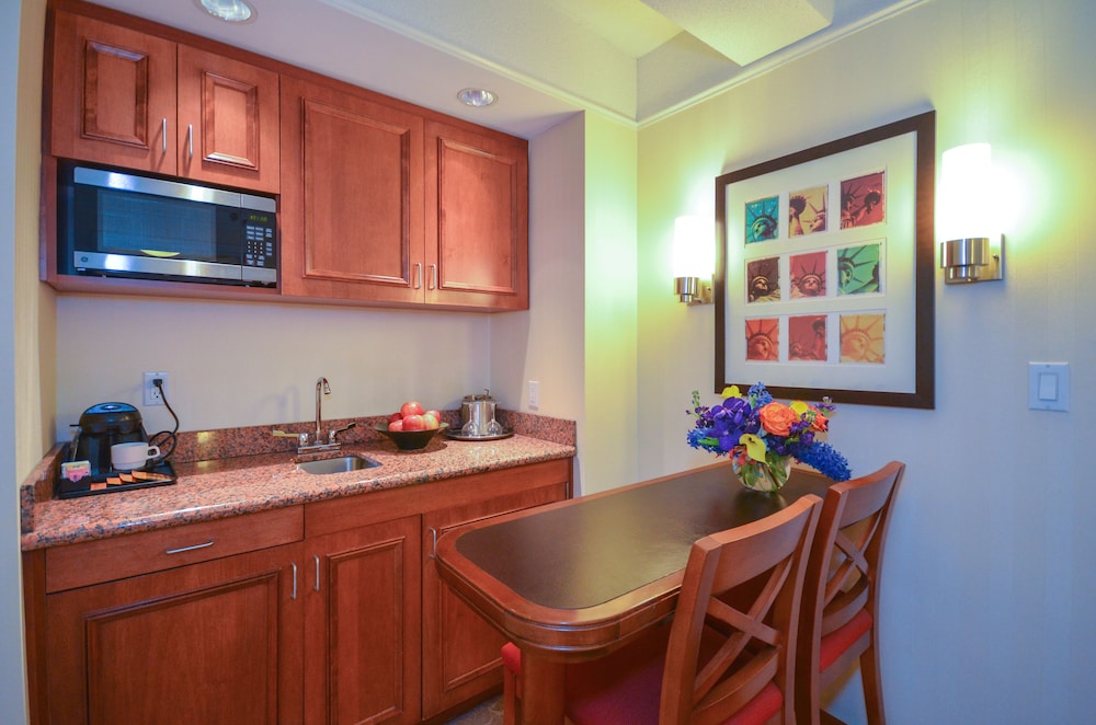 Executive Junior Suite, 1 King Bed: Oversized Room and Spacious Sitting area with Sofa Bed