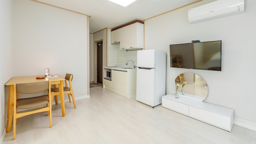 Basic Room, 1 Bedroom (Peugeot 101(Private BBQ)) photo 3
