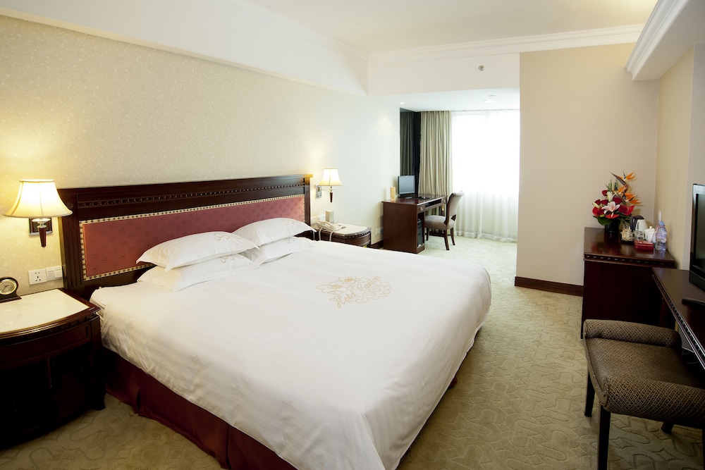Deluxe King Room - Photo 1