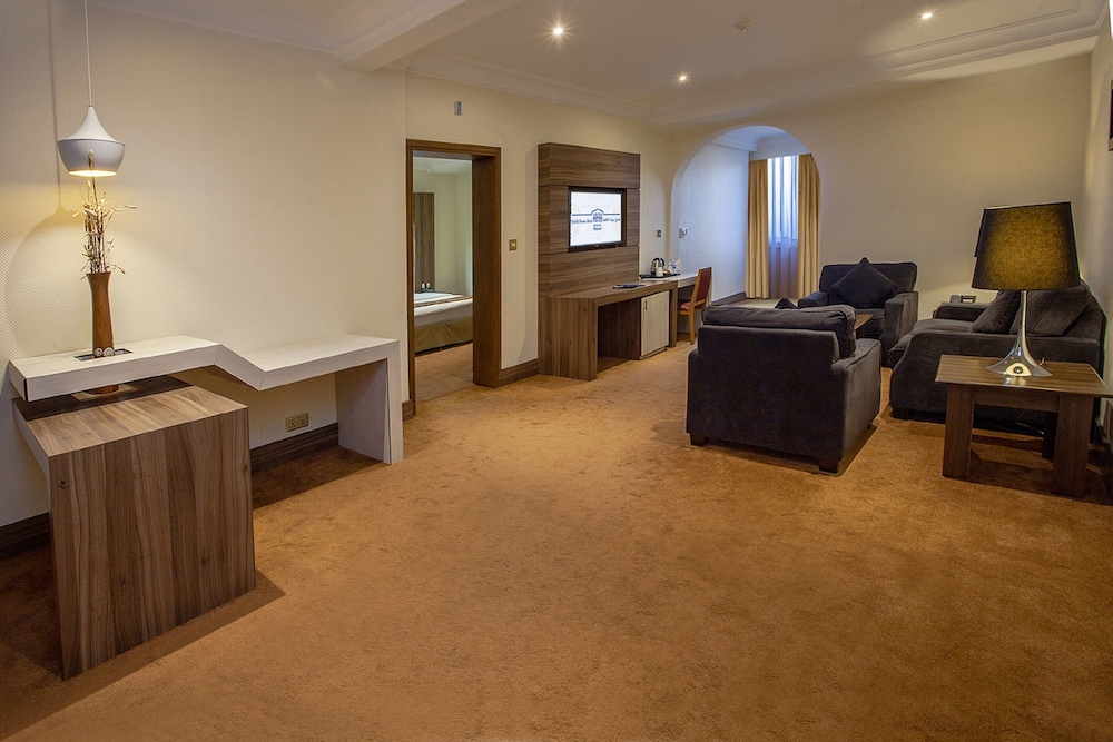 Deluxe Suite - Photo 2
