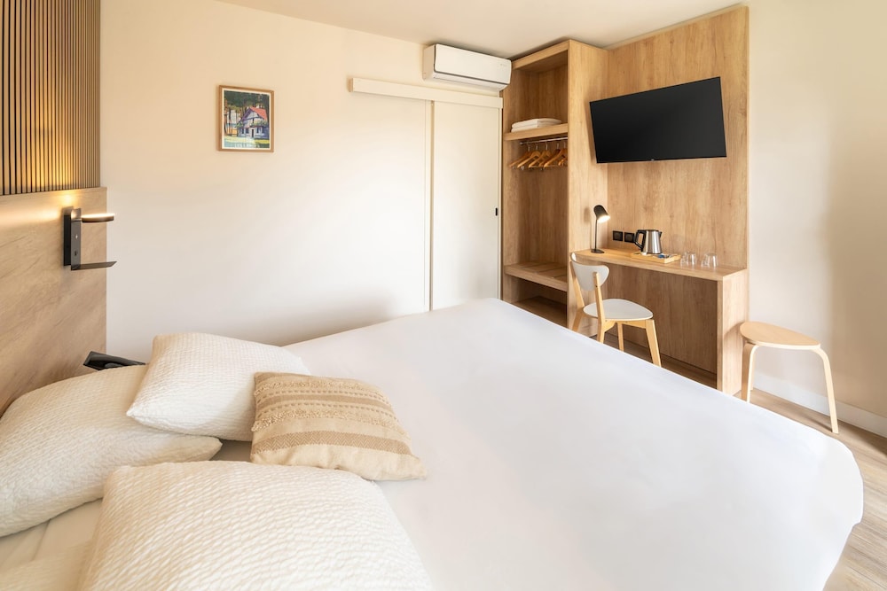 Standard Room, 1 Queen Bed, Non Smoking