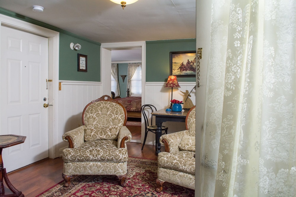 201 Johnson Suite, Private Bathroom