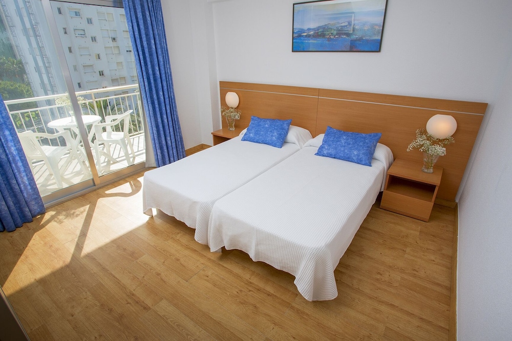 Double Room (2 adults) - Photo 7