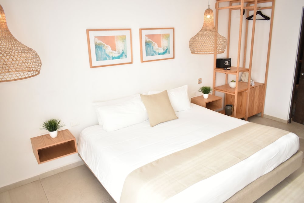 Deluxe Double Room, 1 King Bed - Photo 7