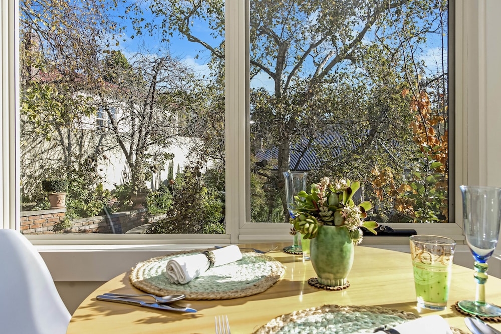 Standard Apartment, 1 Bedroom, Non Smoking, Kitchen (Topiary 3 Night Package) photo 2