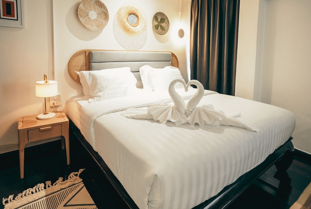 Deluxe Double or Twin Room, City View photo 2