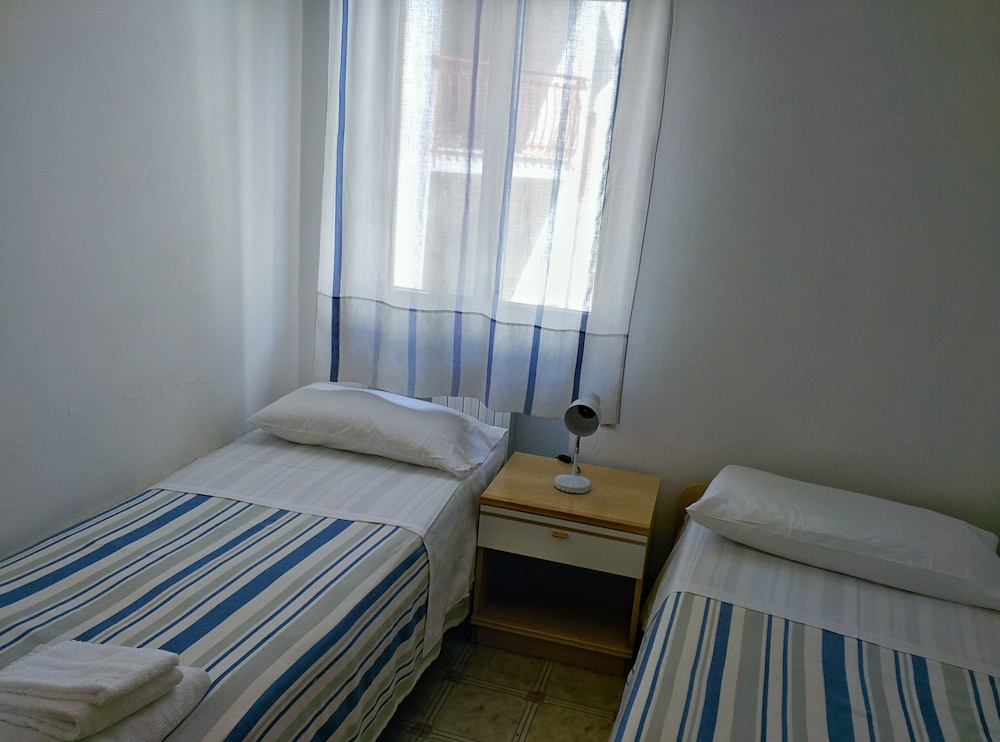 Grand Apartment, 2 Bedrooms, Kitchenette, Garden View photo 3