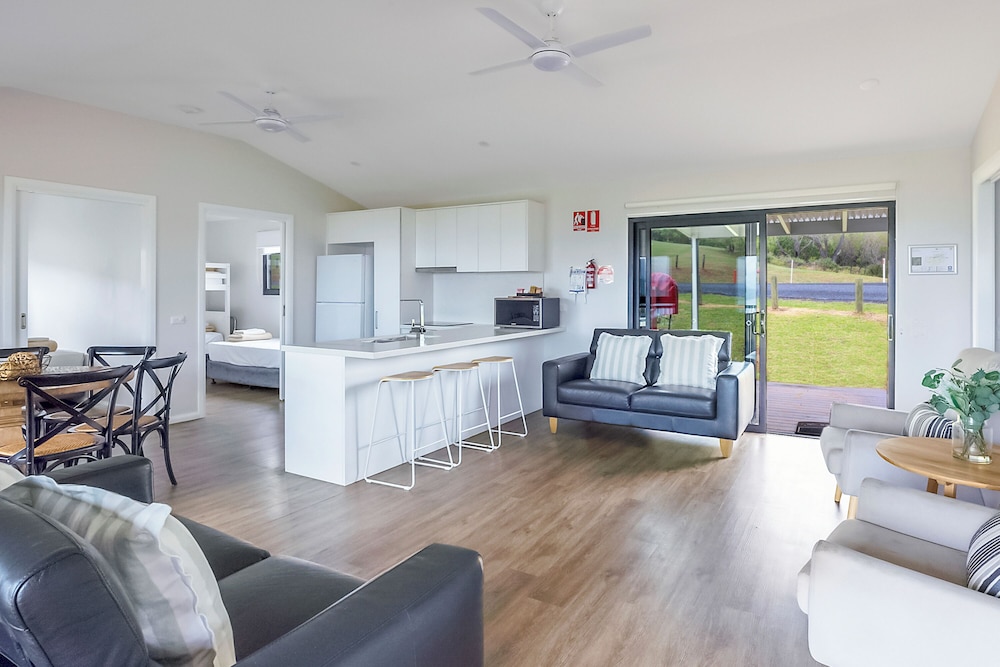 Standard Cabin - Sleeps 7 - Accessible photo 3