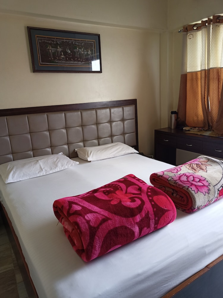 Alka AC Room photo 2