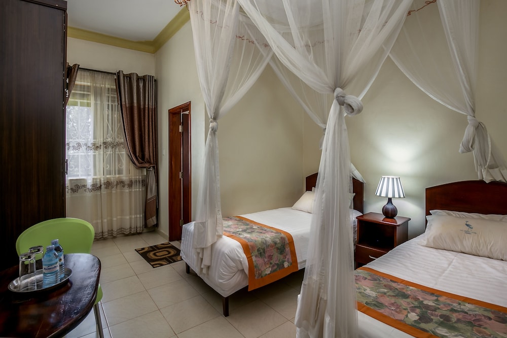 Deluxe House, Multiple Bedrooms, Accessible, Private Bathroom photo 1