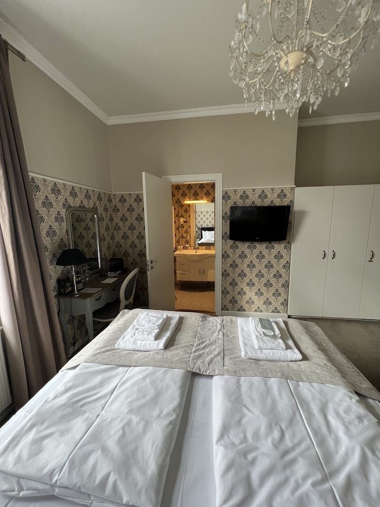 Standard Double Room photo 2