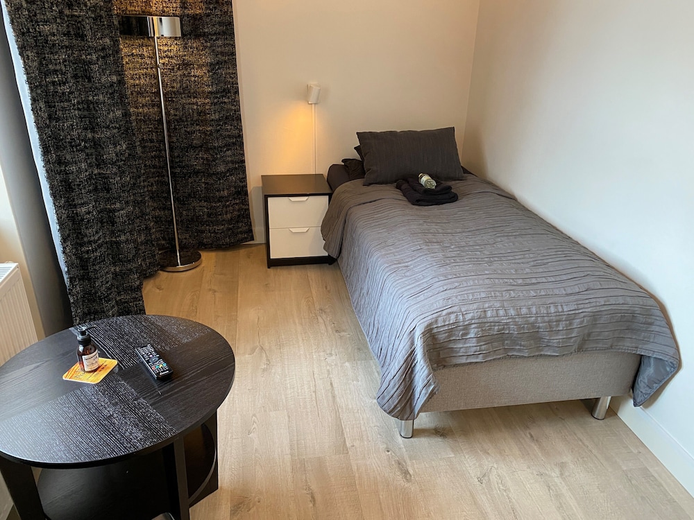 Basic Single Room, 1 Twin Bed, Non Smoking, City View photo 1